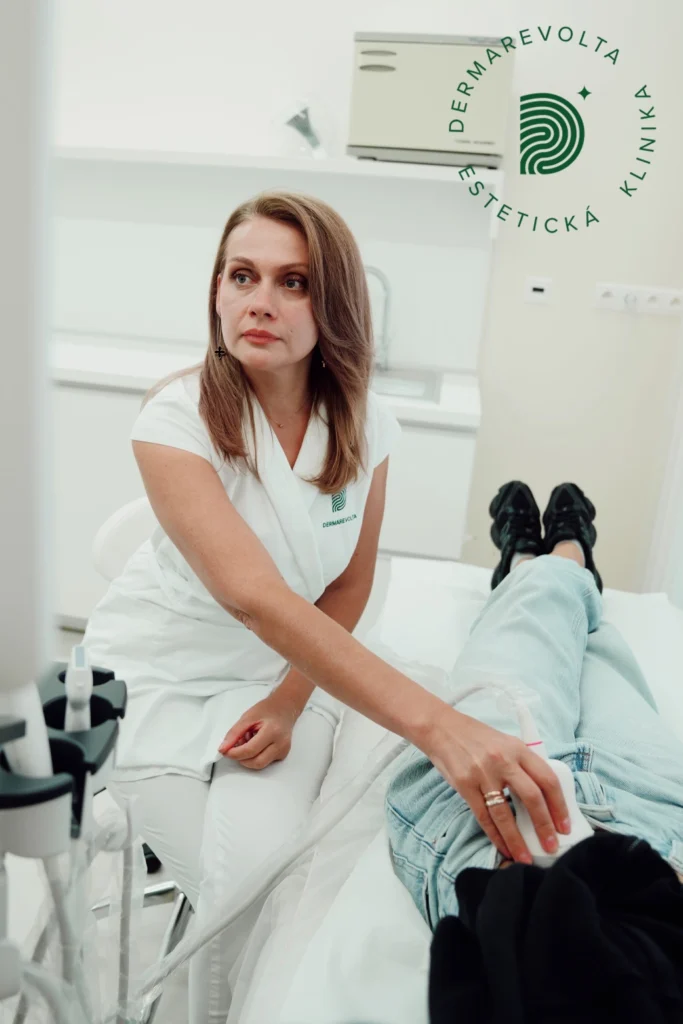 Gynekologicke vysetrenie Bratislava Dermarevolta lekar kontrola pacientky moderná klinika